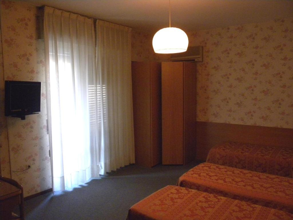 Hotel Rosengarten Pavia Zimmer foto
