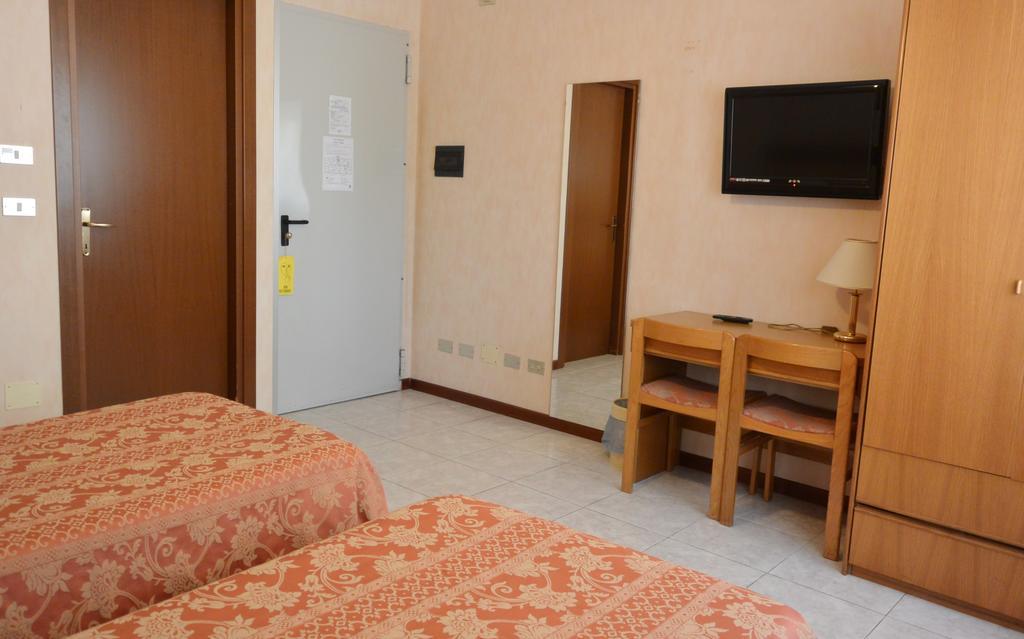 Hotel Rosengarten Pavia Zimmer foto